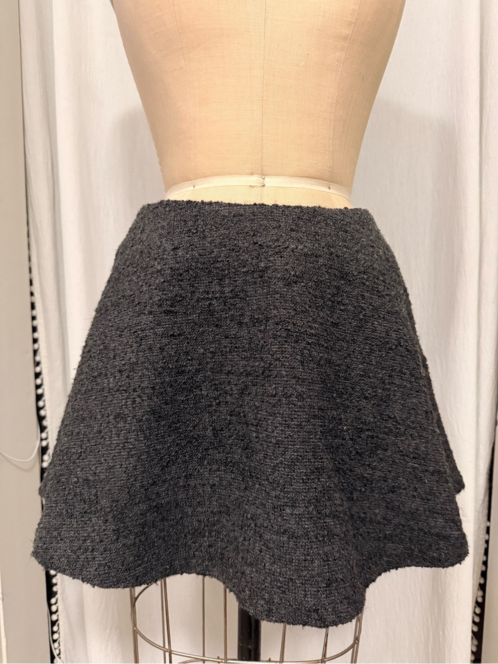 Theyskens' Theory, Sonet, Wool blend Boucle Mini Skirt, sz 0/34